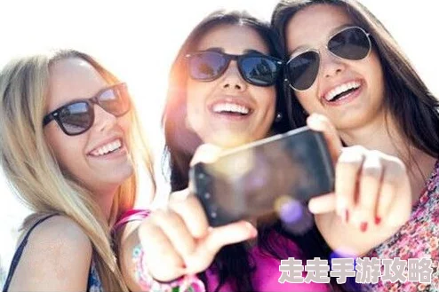 国外国内远程推茬直播女自拍私拍引幺，惊现隐秘交易背后不为人知的黑幕与真相！