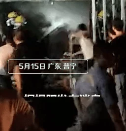红肿粗暴撞击求饶h：目击者回忆事件经过，受害者现状令人心痛，社会反响热烈引发广泛讨论