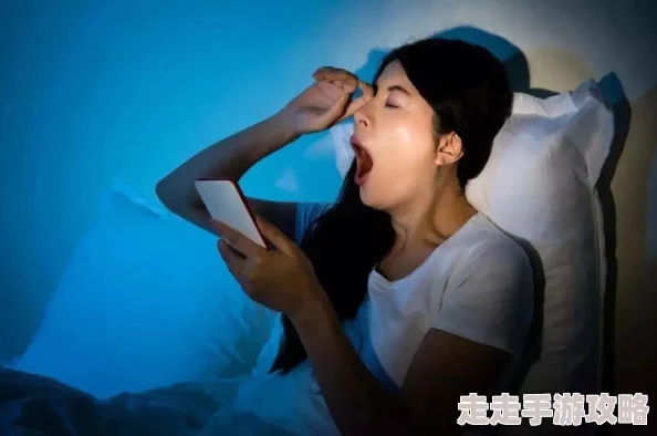 日老女人的b日常生活中，她发现了一种新的养生方法，帮助她保持活力和健康