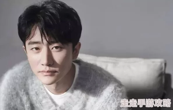 忘忧草老狼萌宠明星粗乃玩第三季这季的萌宠们依旧可爱，笑料不断，值得一看