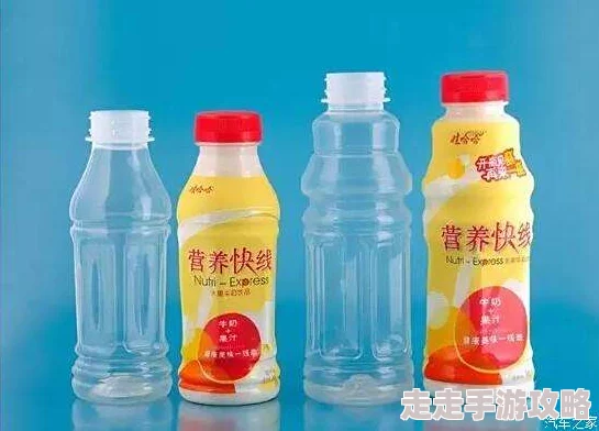 宝宝你在车里好会夹技术进步啦现在能夹住一瓶矿泉水啦