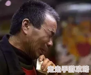 老头吃奶营养不良的老父亲因病无法进食女儿无奈哺乳救父