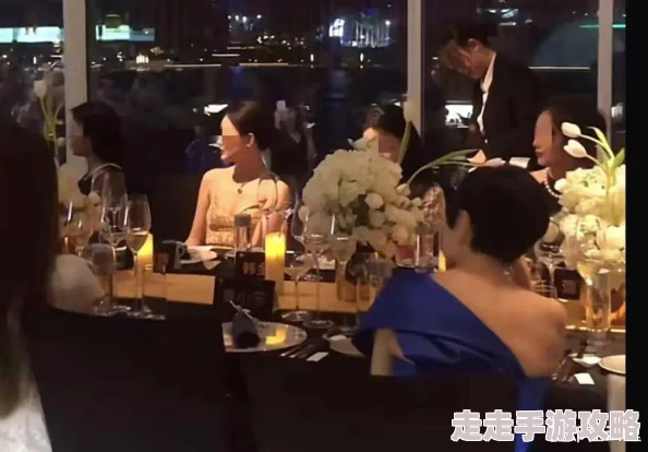 都市贵妇疑似与小鲜肉深夜密会豪车接送奢侈品傍身
