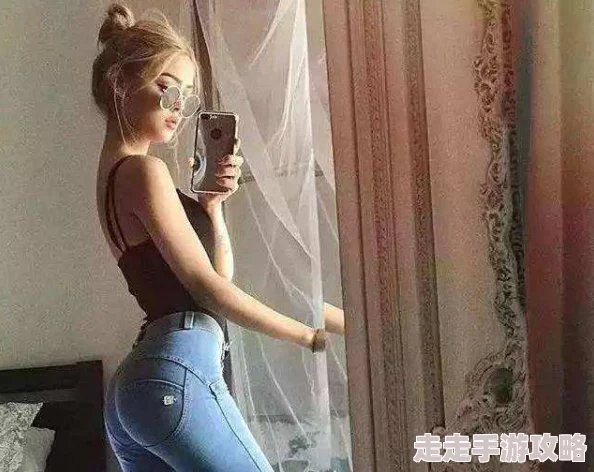 欧美色淫据传某匿名论坛爆料圈内知名摄影师涉嫌诱导多名模特拍摄大尺度作品