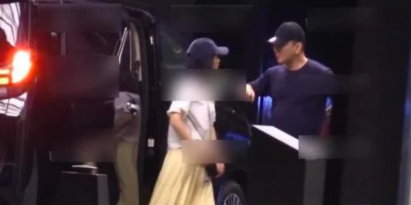 凤鸣轩惊现神秘访客疑似圈内大腕深夜密会引猜测