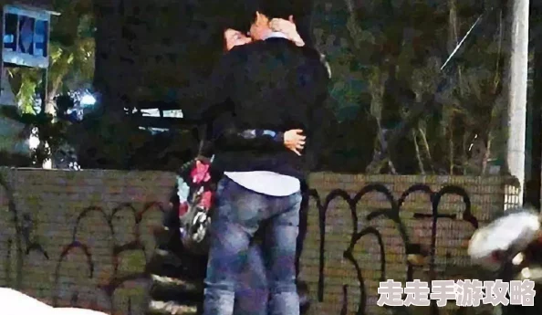 男女上床搞基两人动作亲昵举止暧昧视频曝光引热议 男女上床搞基两人动作亲昵举止暧昧视频曝光引热议