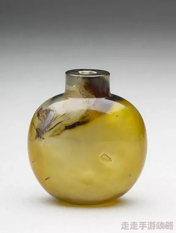 男人人人阁据传新任CEO酷爱收集古董鼻烟壶