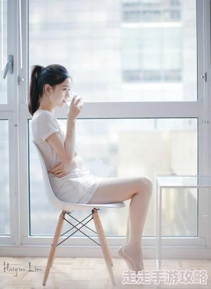 白丝校花扒开美腿甜美电影原名《青春物语》校园纯爱故事清新上映