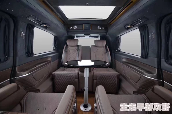 迈巴赫VS680豪华商务房车奢华内饰，空间宽敞，乘坐舒适，商务出行首选